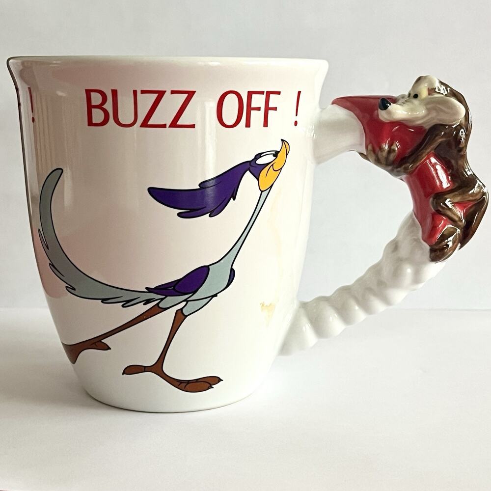 SIX FLAGS Official Looney Tunes RHODE RUNNER & COYOTE! Mug! Great Condition